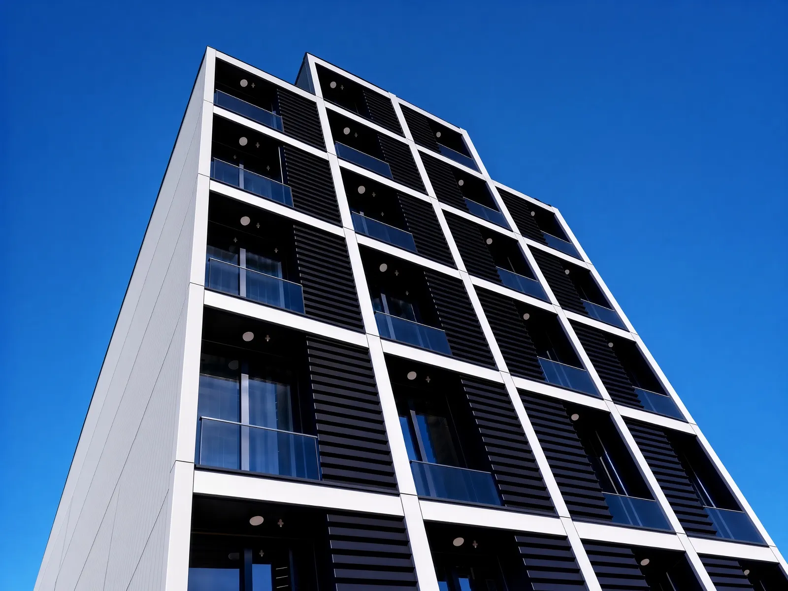 Completed Domo building at 3743 4th Avenue, Hillcrest, San Diego